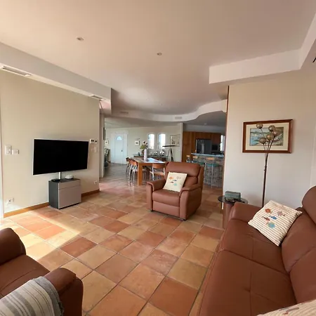 Villa La Pink House Family