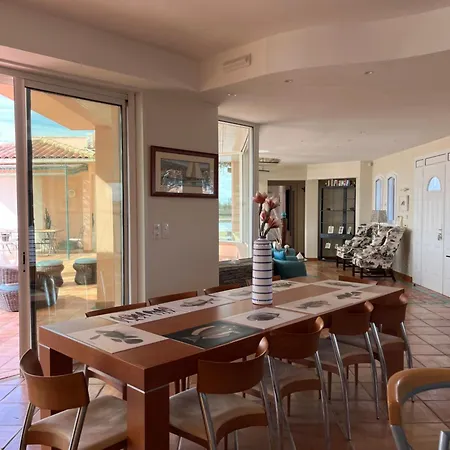Villa La Pink House Family