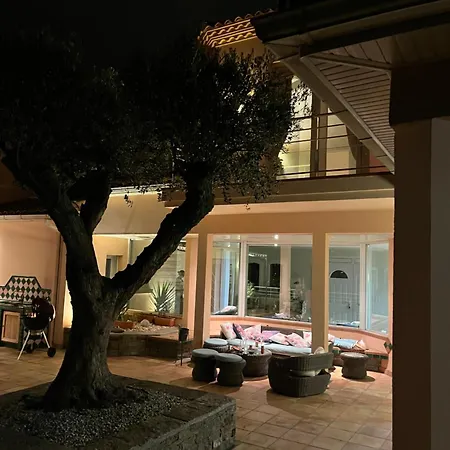 Villa La Pink House Family
